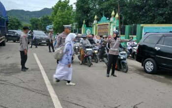 Polsek Rasanae Barat Laksanakan Giat Rawan Pagi di Depan MTsN 1 Padolo Kota Bima