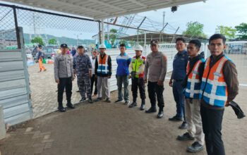 Polsek Kawasan Pelabuhan Laut Bima Amankan Embarkasi/Debarkasi KM. Lawit di Pelabuhan Bima