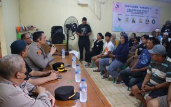 Kapolres Tanjung Priok Berikan Bantuan Sembako untuk Warga Terdampak Banjir