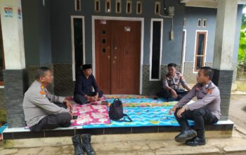 Polres Loteng Tampung Informasi Dan Keluhan Masyarakat Saat Patroli Dialogis.