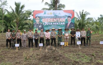 Polres Loteng dan Masyarakat Laksanakan Tanam Raya Jagung, Dukung Ketahanan Pangan