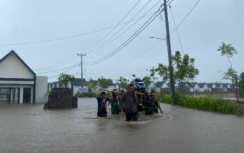 Banjir di Lombok Barat Kapolres Pimpin Evakuasi, Forkopimda Siagakan Bantuan!