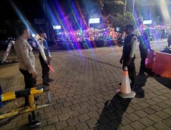 Patroli Pemukiman Polres Lombok Tengah Cegah Aksi Kriminalitas pada Malam Hari.