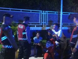 Patroli Dialogis Malam Hari, Polres Lombok Barat Sosialisasi KEMOS 110 di Desa Bagik Polak