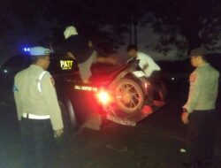 Patroli KRYD Polsek Lembar: Bantu Remaja Mogok Motor di Malam Hari