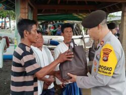 Patroli Cooling System Ditsamapta Polda NTB Sisir Pantai Penghulu Agung