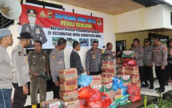 Polres Bima Kota Peduli Bencana, Salurkan Bantuan ke Korban Banjir di Wera