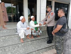 Kapolsek Labangka Salurkan Mushaf Iqro’ dan Al-Qur’an Ke Surau Kokar Ayan