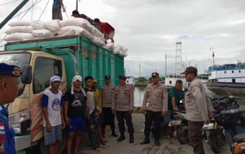 Polsek Kawasan Pelabuhan Laut Bima Laksanakan Cooling System di Area Dermaga