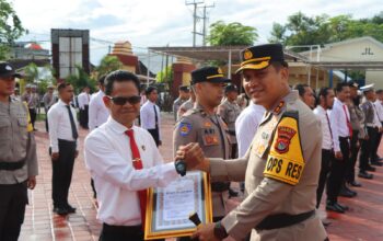 Polres Sumbawa Gelar Upacara Pemberian Penghargaan Dan PTDH Personel