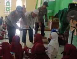 Polsek Sumbawa Gelar Kegiatan Pemberian Makan Bergizi Gratis Untuk Siswa Pondok Deniat Umasima