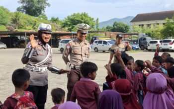 Satlantas Polres Bima Kota Kenalkan Keselamatan Berlalu Lintas Sejak Usia Dini