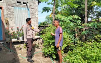 Bhabinkamtibmas Polsek Hu’u Pantau Pemanfaatan Lahan Pekarangan untuk Ketahanan Pangan