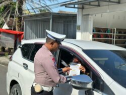 Hari Ke-12 Operasi Keselamatan Rinjani 2025: Satlantas Polres Dompu Razia Pengendara di Depan SMKN 1 Dompu