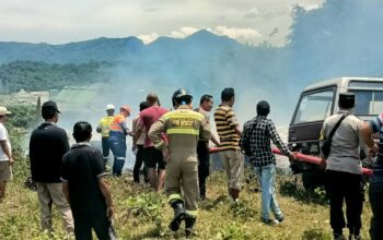 Satu Rumah Hangus Terbakar, Polsek Maluk Bersama Tim Rescue PT. AMNT dan Masyarakat Bersinergi Padamkan Api