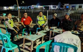 Ciptakan Situasi Aman, Anggota Piket Jaga Polsek Poto Tano Laksanakan Patroli Dialogis