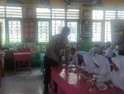 Polres Sumbawa Barat Bagikan Makan Bergizi Gratis di SD Negeri 2 Mura dan SD Negeri Dasan Anyar