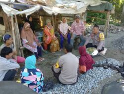 Bhabinkamtibmas Melalui Sambang Melaksanakan Giat “jumat Curhat”
