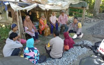 Bhabinkamtibmas Melalui Sambang Melaksanakan Giat “jumat Curhat”