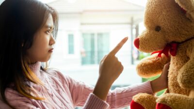 15 Masalah Psikologis Anak Kaya yang Tak Pernah Kamu Duga!