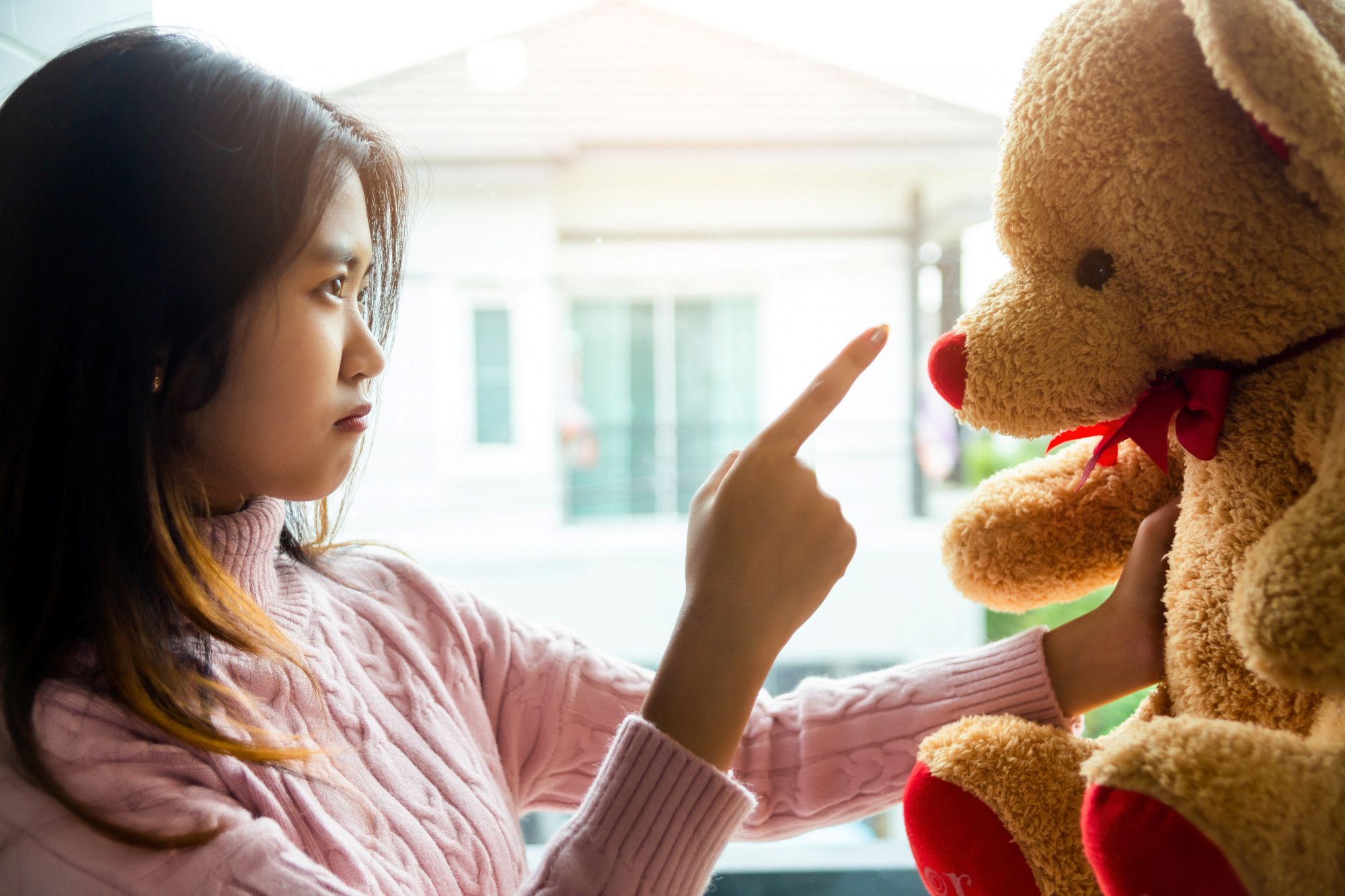 15 Masalah Psikologis Anak Kaya yang Tak Pernah Kamu Duga!