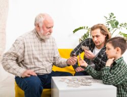 Kata-Kata Sepele yang Bikin Orang Tua Baper, Pernah Pakai?