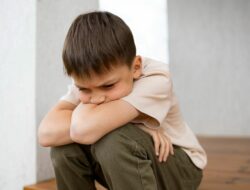 Anak Pemalu? 10 Trik Jitu Mengubahnya Jadi Pemberani Sejak Dini