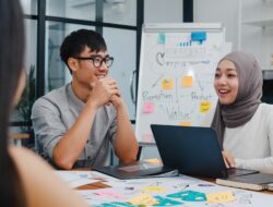 15 Pujian Tulus yang Bikin Rekan Kerja Makin Loyal!