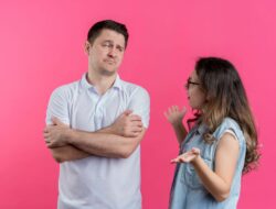 Stop Jadi Pemberi Terus! Kenali Tanda Hubungan Satu Arah