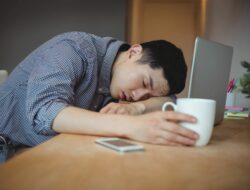 Kurang Tidur? Ini Tanda Bahaya yang Sering Kamu Abaikan!