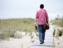 Cerai Abu-abu di Usia Tua, Jalan Menuju Kebahagiaan atau Kesepian?