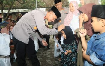 Buka Puasa Bersama Anak Yatim, Kapolres Loteng Berikan Santunan