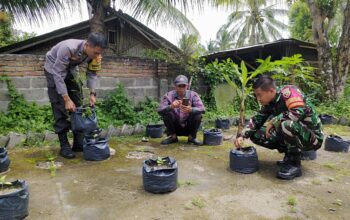 POLRES LOMBOK TENGAH BERSAMA TNI TERUS GALAKKAN PEKARANGAN BERGIZI DI TENGAH MASYARAKAT