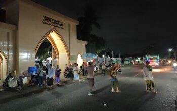 Polisi Kawal Sholat Tarawih di Kediri, Ramadhan Jadi Lebih Nyaman