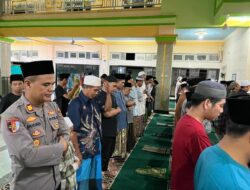 Kapolsek Kediri Gelar Tarawih Keliling, Pererat Sinergi Polri dan Masyarakat