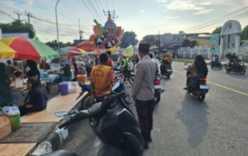 Ngabuburit Aman! Polsek Gerung Atur Lalu Lintas dan Cegah Balap Liar