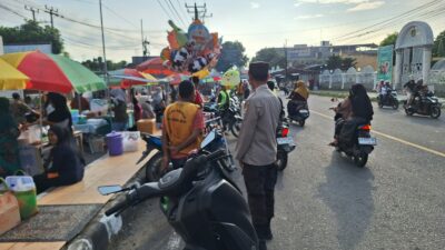 Polsek Gerung Amankan Ngabuburit, Pastikan Lalu Lintas Lancar