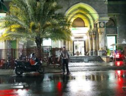 Polisi Jaga Tarawih, Jamaah di Lombok Barat Merasa Aman