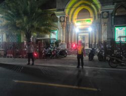 Polsek Batulayar Amankan Sholat Tarawih, Jemaah Merasa Nyaman