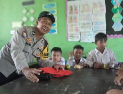 Polsek Gerung Kawal Program Makan Bergizi, Anak SDN 2 Dasan Tapen Antusias!