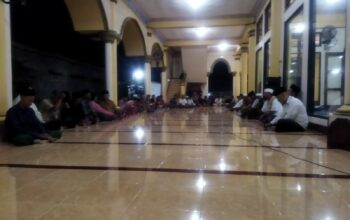 Jaga Kamtibmas, Polsek Labuapi Adakan Kultum Subuh di Masjid Asasuttawa