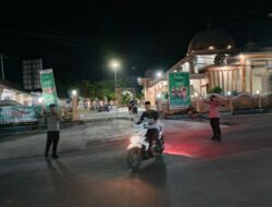 Polsek Lembar Jaga Keamanan Tarawih, Jemaah Tenang Beribadah