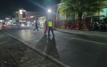 Ramadan Damai, Polisi Kawal Sholat Tarawih di Batulayar