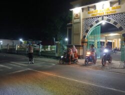 Polsek Sekotong Kawal Tarawih, Jamaah Lebih Tenang