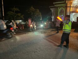 Polsek Kuripan Amankan Shalat Tarawih, Jamaah Merasa Nyaman