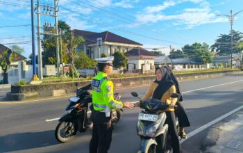 Sat Lantas Polres Lombok Utara Terapkan Pendekatan Humanis dalam Kegiatan Rawan Pagi