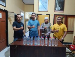 Polsek Buer Sukses Amankan Belasan Botol Miras Dalam Razia Imbangan Operasi Pekat Rinjani 2025