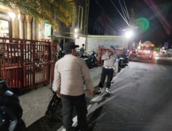 Polsek Batulayar Kawal Tarawih, Jemaah Ibadah dengan Nyaman