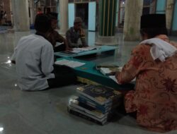 Bhabinkamtibmas Polsek Taliwang Semarakkan Ramadhan 1446 H dengan Sholat Tarawih dan Tadarus Bersama Masyarakat