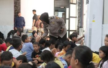 Polri Beri Trauma Healing ke Anak-Anak Korban Banjir di Jaktim